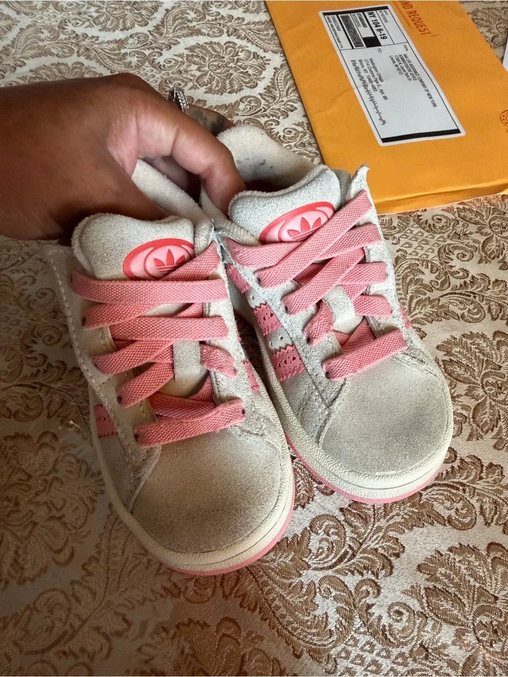 adidas no box